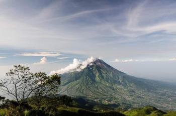 Gunung Berapi di Jawa Tengah Gunung Berapi di Jawa Tengah